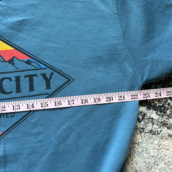 Patagonia inspired Park City Utah Crewneck - Picture 6 of 7